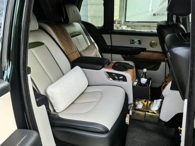 2023 Cullinan 6.7T Automatic AWD 4-seater — миниатюра 13