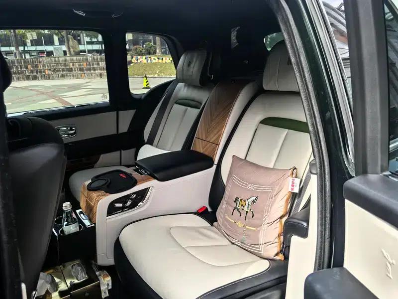 2023 Cullinan 6.7T Automatic AWD 4-seater — миниатюра 14