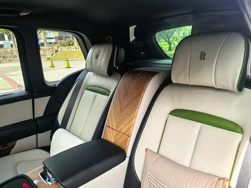 2023 Cullinan 6.7T Automatic AWD 4-seater — миниатюра 16