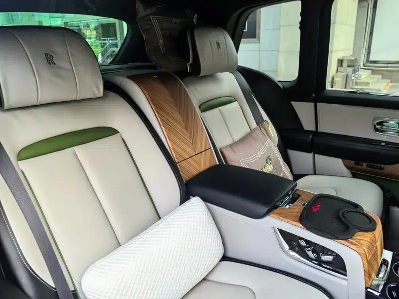 2023 Cullinan 6.7T Automatic AWD 4-seater — миниатюра 18