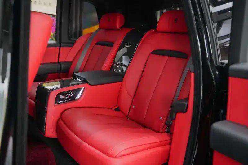 2024 Cullinan Black Badge — миниатюра 12