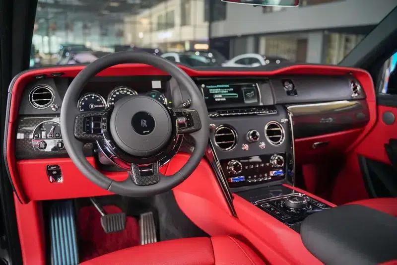 2024 Cullinan Black Badge — миниатюра 10