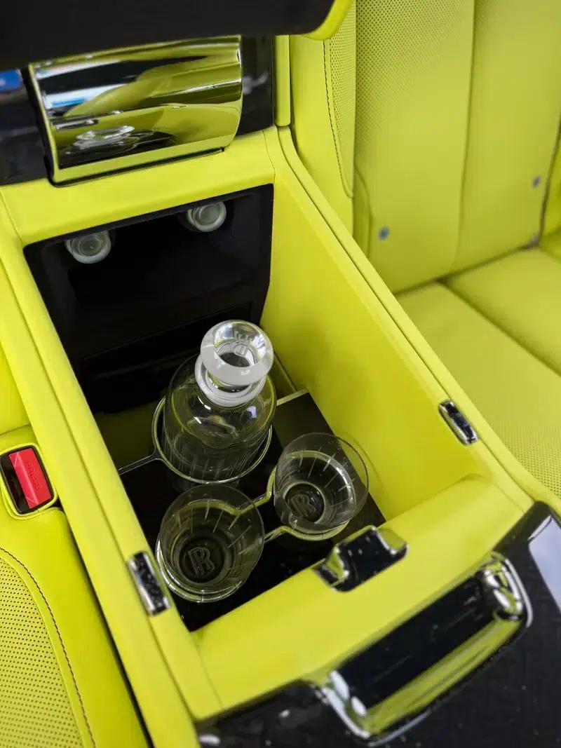 2025 Cullinan Series II Black Badge Disruptor — миниатюра 12