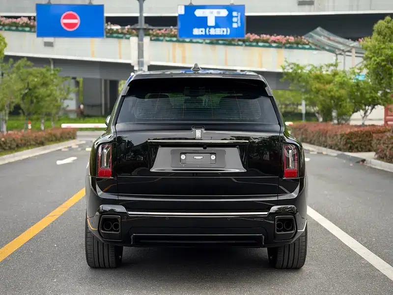 2025 Cullinan Series II Black Badge Disruptor — миниатюра 4
