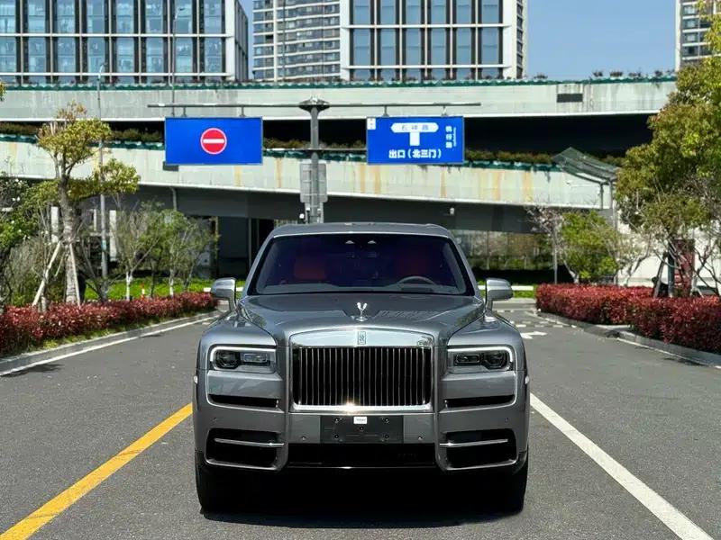 2023 Cullinan 6.7T Automatic AWD 4-seater — миниатюра 2