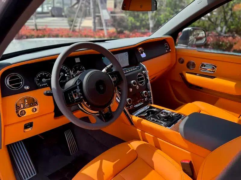 2023 Cullinan 6.7T Automatic AWD 4-seater — миниатюра 11