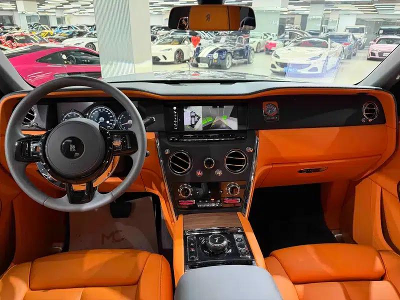 2023 Cullinan 6.7T Automatic AWD 4-seater — миниатюра 12