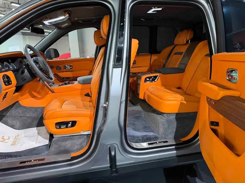 2023 Cullinan 6.7T Automatic AWD 4-seater — миниатюра 13