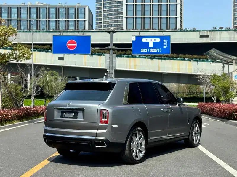 2023 Cullinan 6.7T Automatic AWD 4-seater — миниатюра 7