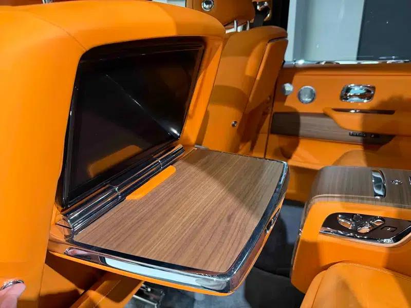 2023 Cullinan 6.7T Automatic AWD 4-seater — миниатюра 8