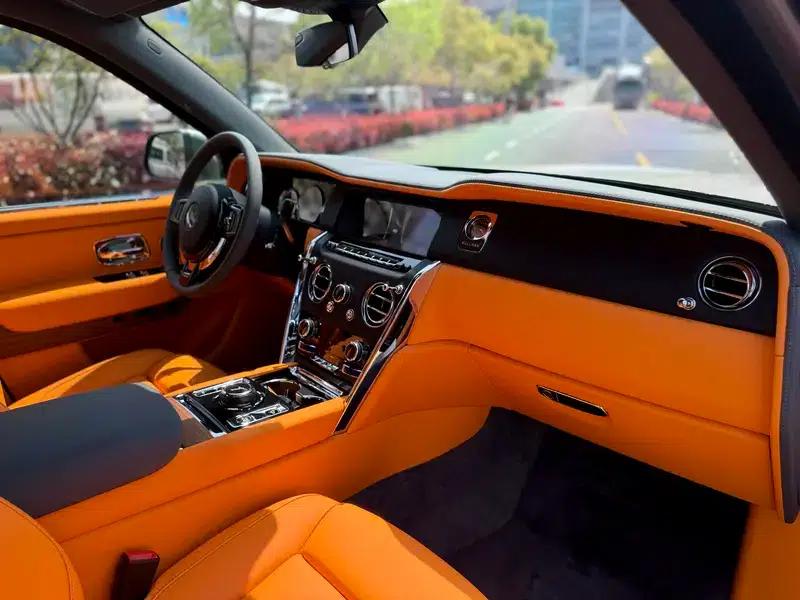2023 Cullinan 6.7T Automatic AWD 4-seater — миниатюра 9