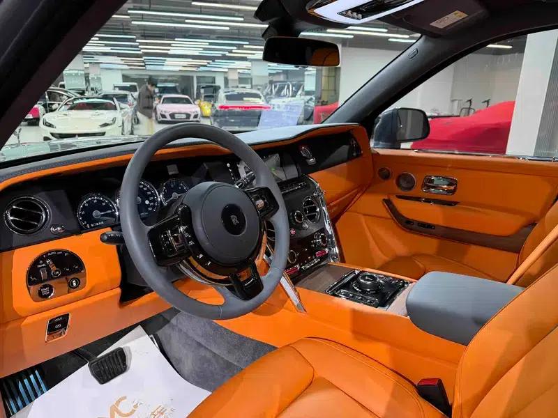 2023 Cullinan 6.7T Automatic AWD 4-seater — миниатюра 10