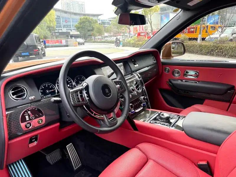 2020 Cullinan Black Badge — миниатюра 9