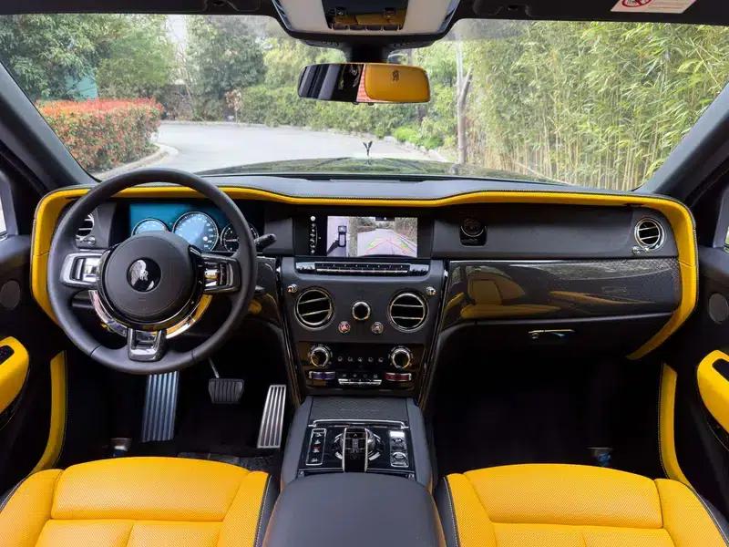 2020 Cullinan Black Badge — миниатюра 12
