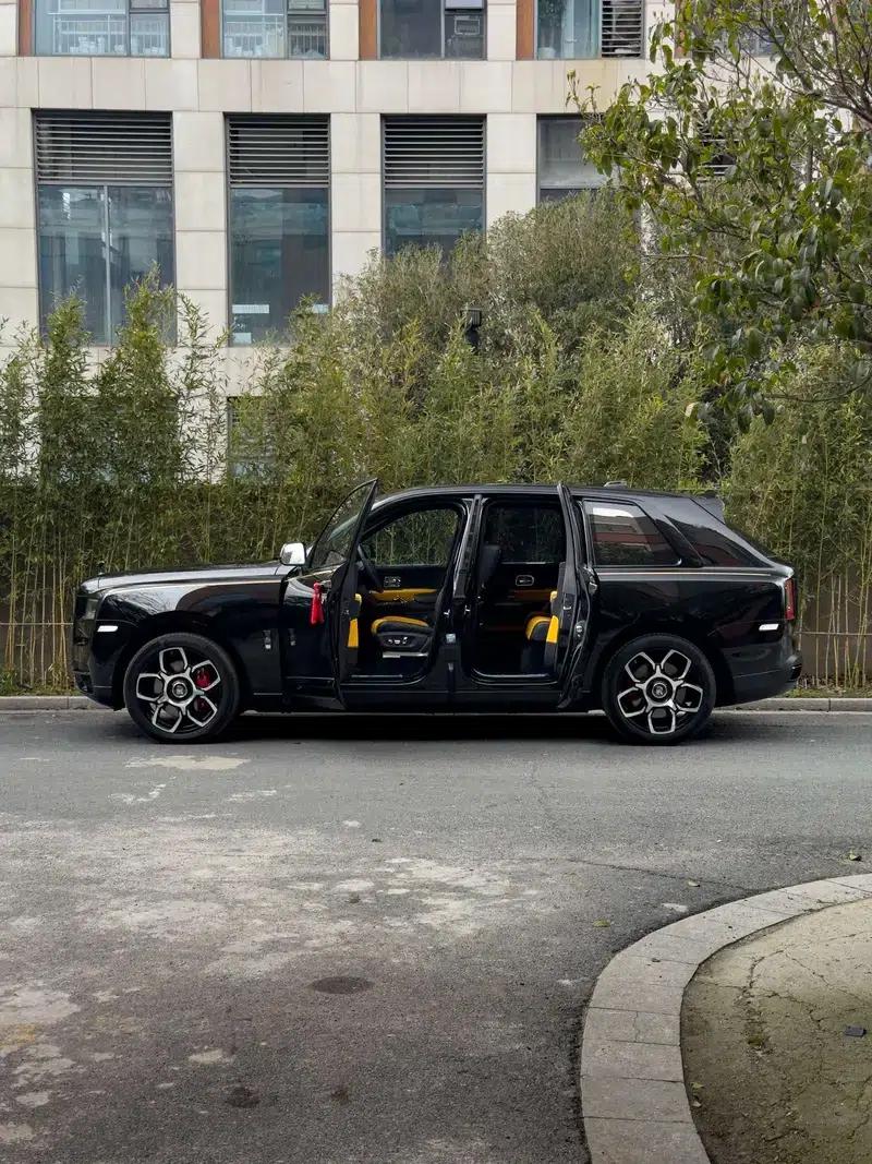 2020 Cullinan Black Badge — миниатюра 3