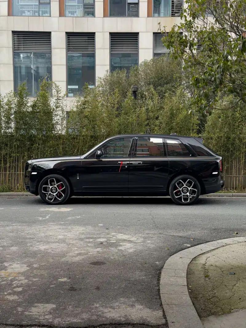 2020 Cullinan Black Badge — миниатюра 6