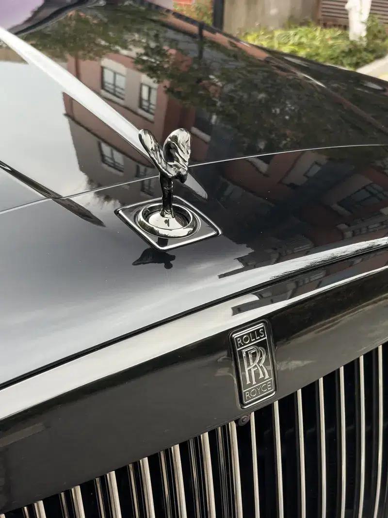 2020 Cullinan Black Badge — миниатюра 7