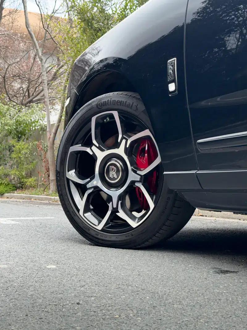 2020 Cullinan Black Badge — миниатюра 9