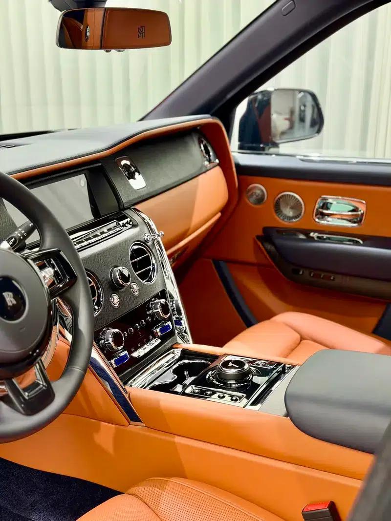 2018 Cullinan, four-seater version — миниатюра 14