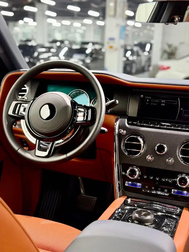 2018 Cullinan, four-seater version — миниатюра 18