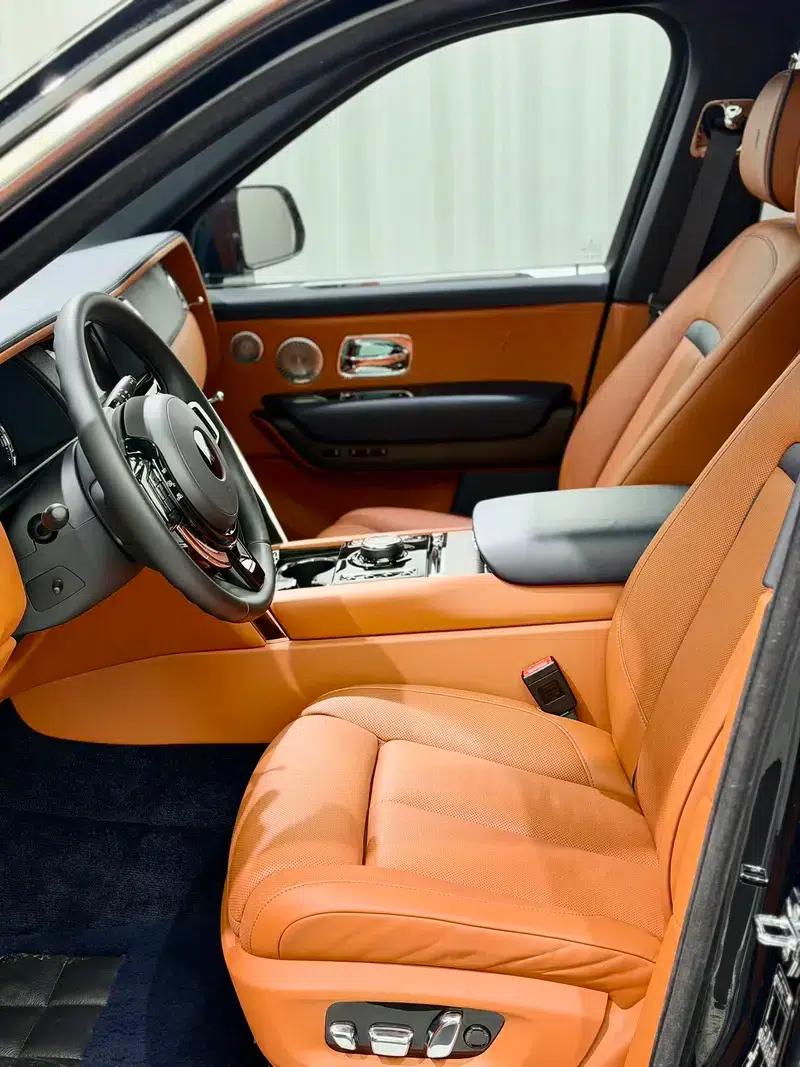 2018 Cullinan, four-seater version — миниатюра 20