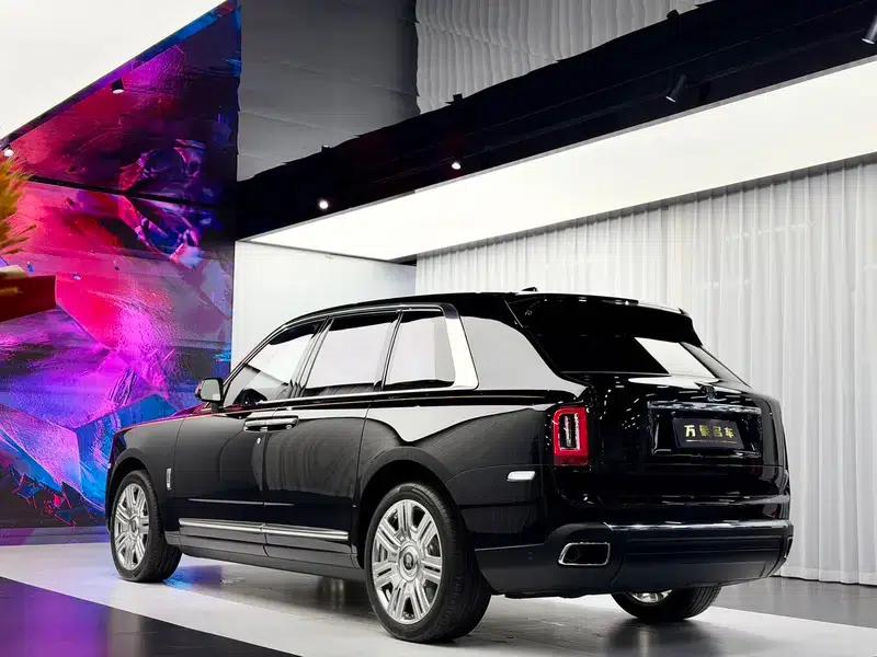 2018 Cullinan, four-seater version — миниатюра 4
