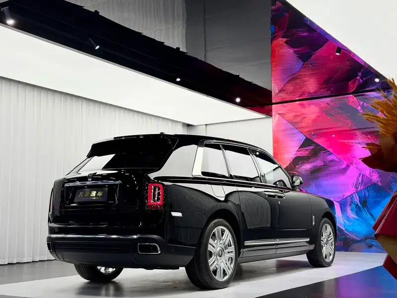 2018 Cullinan, four-seater version — миниатюра 6