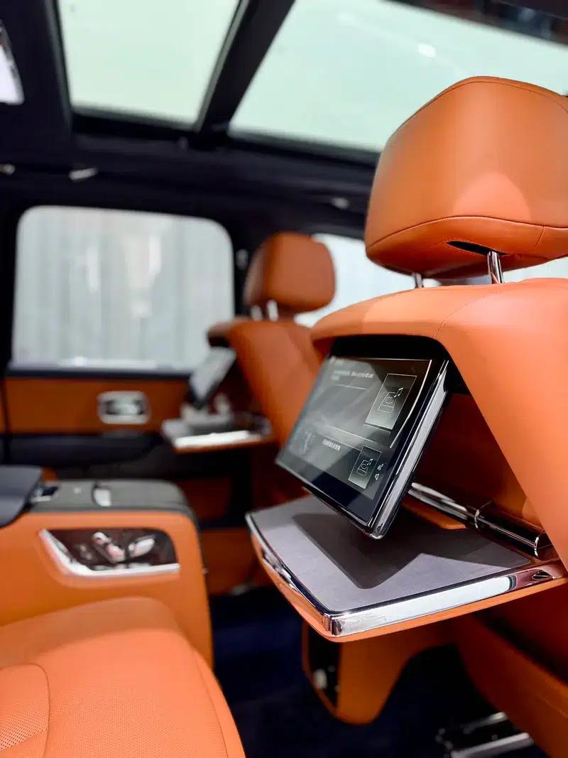 2018 Cullinan, four-seater version — миниатюра 10