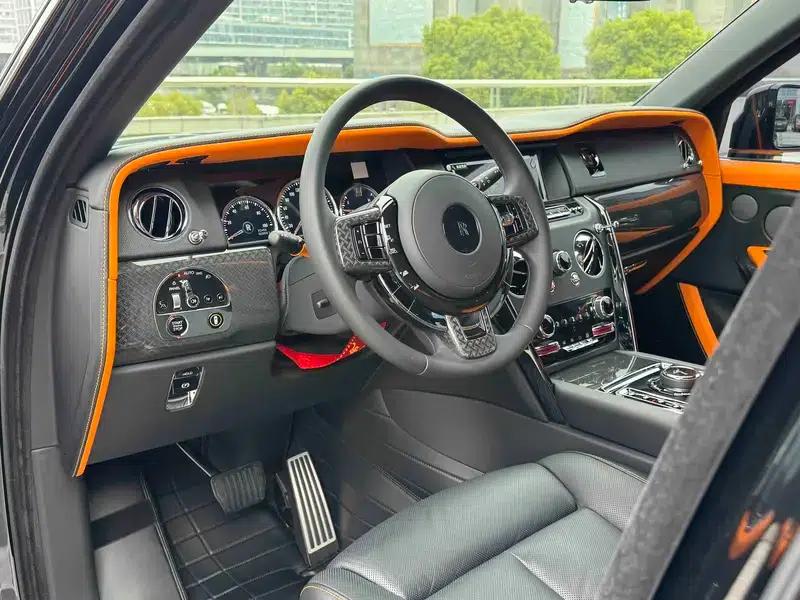 2020 Cullinan Black Badge — миниатюра 17