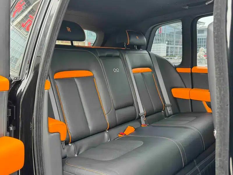 2020 Cullinan Black Badge — миниатюра 25
