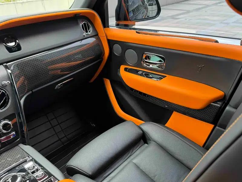2020 Cullinan Black Badge — миниатюра 28