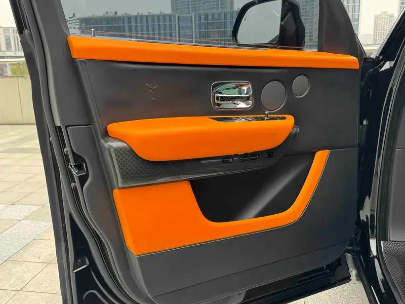 2020 Cullinan Black Badge — миниатюра 10