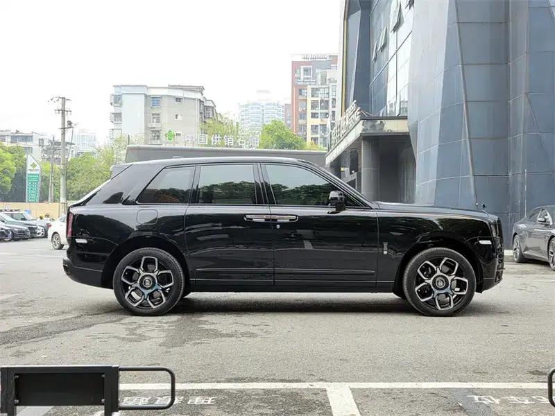 2024 Cullinan Black Badge — миниатюра 7