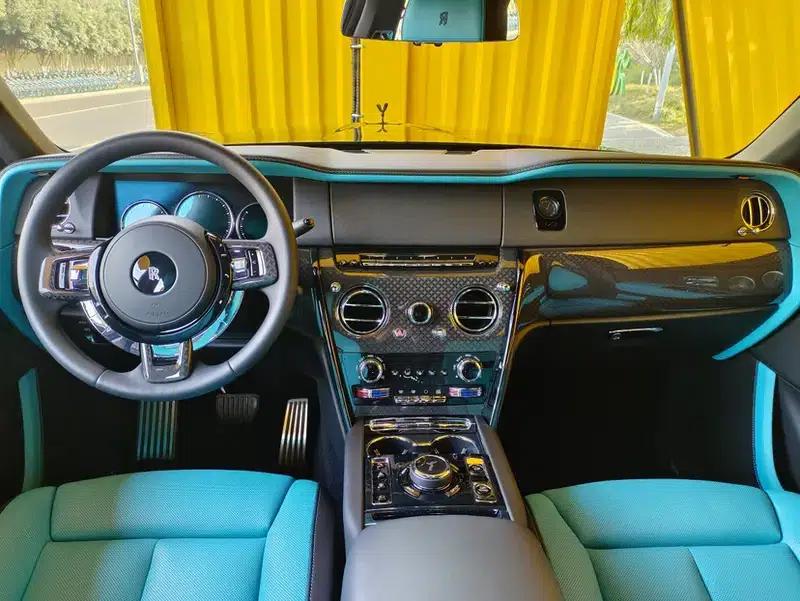 2024 Cullinan Black Badge — миниатюра 8