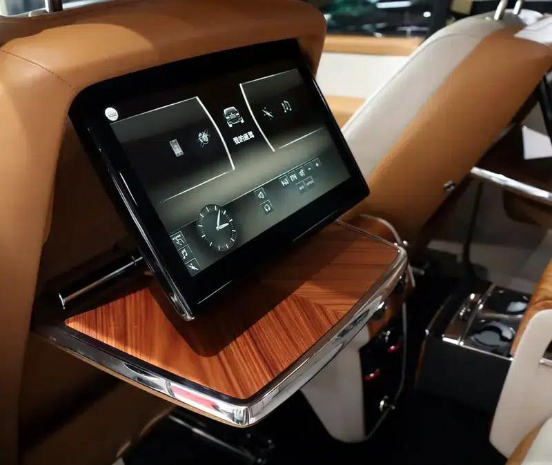 2018 Cullinan, four-seater version — миниатюра 14
