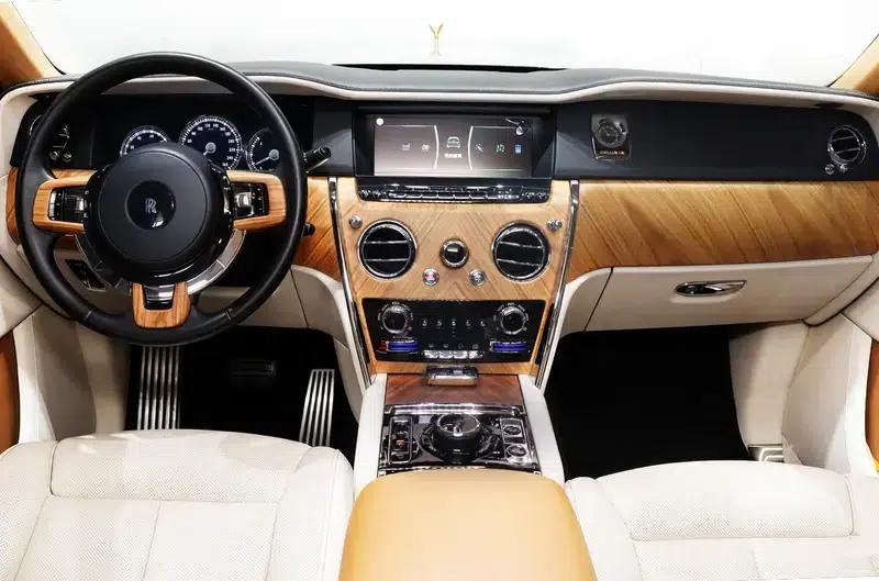 2018 Cullinan, four-seater version — миниатюра 17