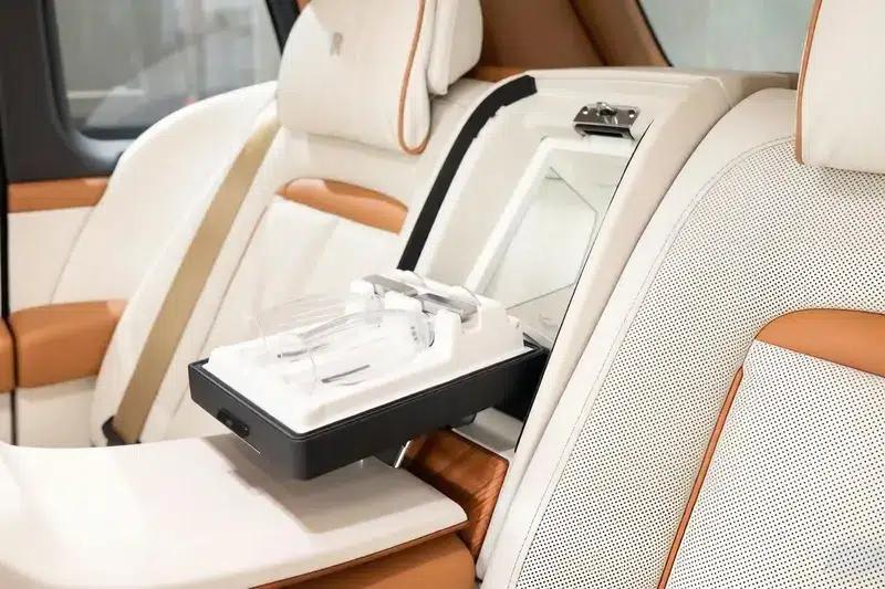 2018 Cullinan, four-seater version — миниатюра 22