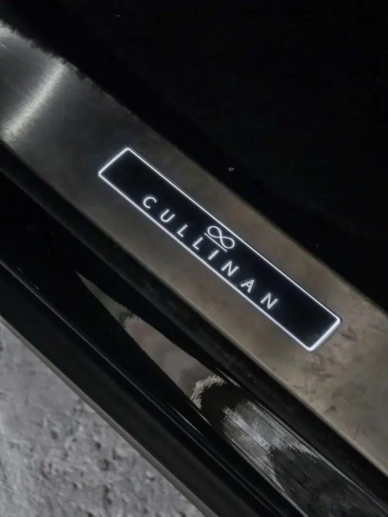 2020 Cullinan Black Badge — миниатюра 17