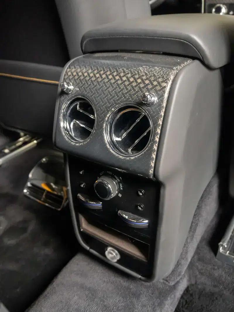 2020 Cullinan Black Badge — миниатюра 18