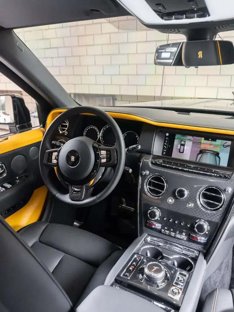 2020 Cullinan Black Badge — миниатюра 19