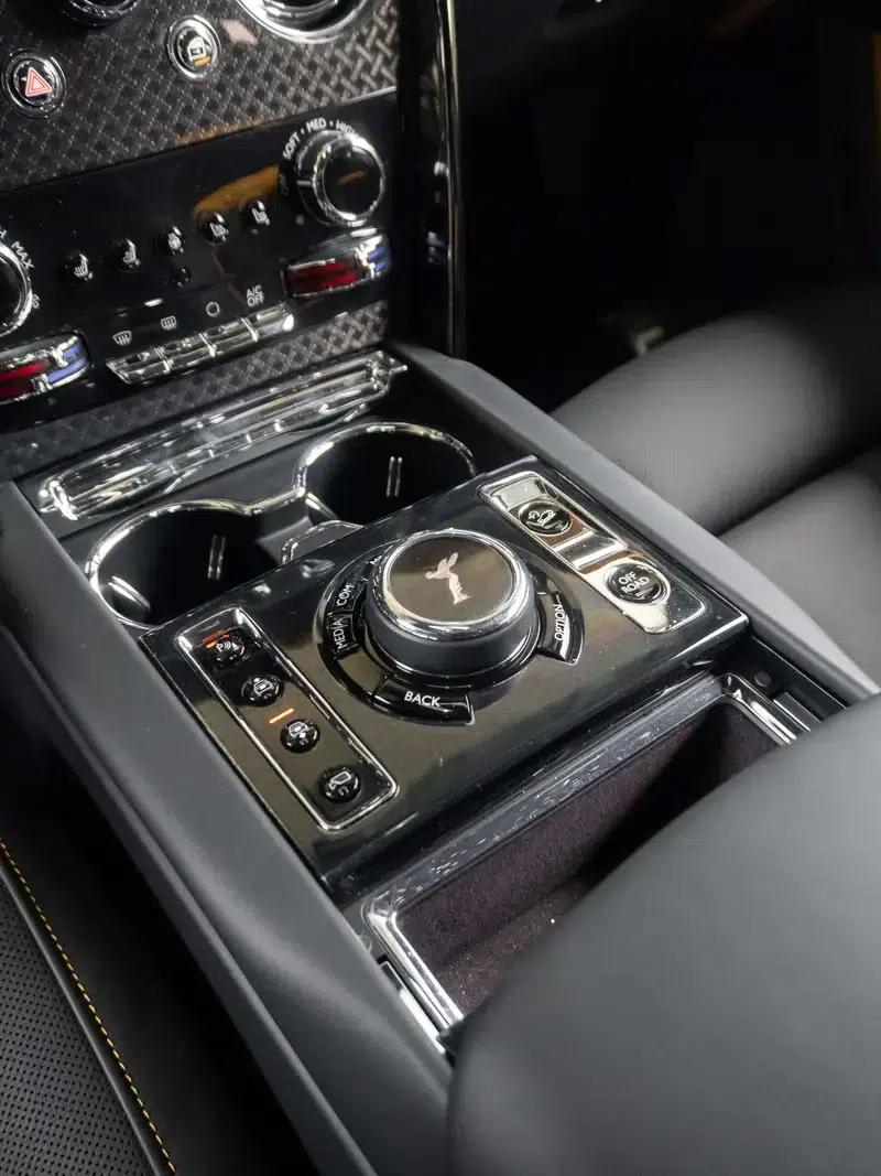 2020 Cullinan Black Badge — миниатюра 22