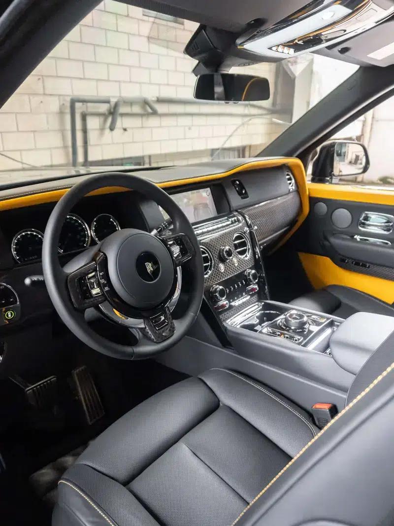 2020 Cullinan Black Badge — миниатюра 25