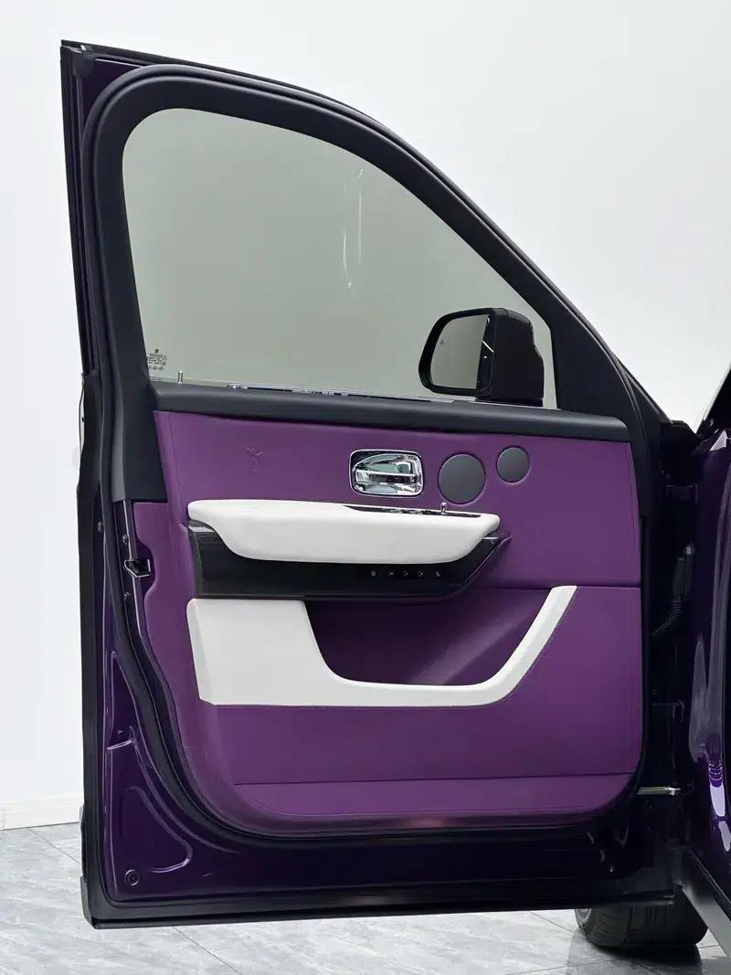 2020 Cullinan Black Badge — миниатюра 25