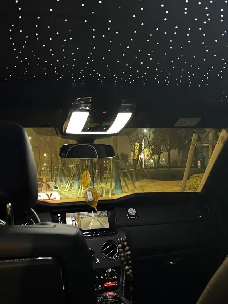 2018 Cullinan, four-seater version — миниатюра 5