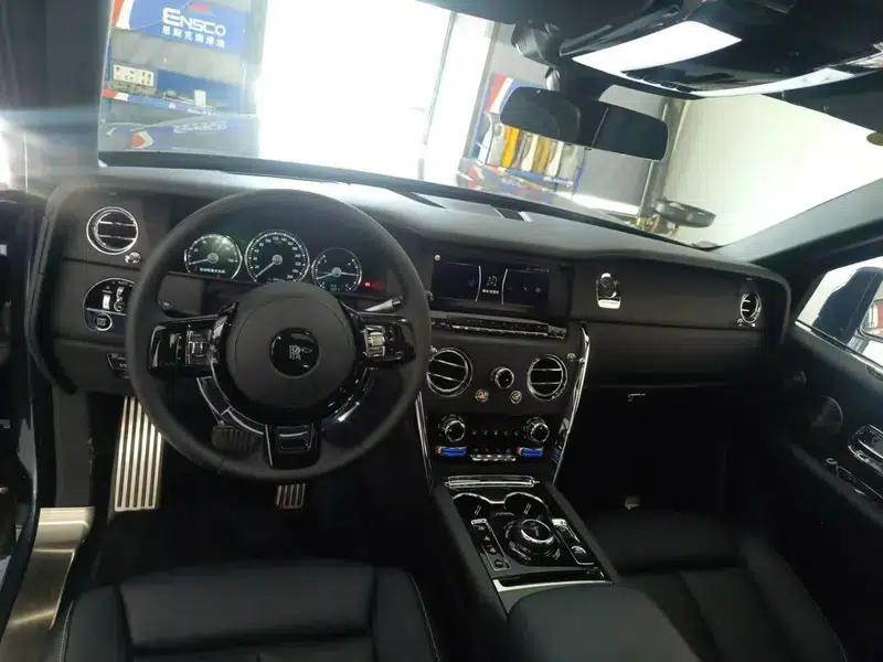 2018 Cullinan, four-seater version — миниатюра 6