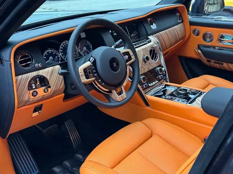 2018 Cullinan, four-seater version — миниатюра 5