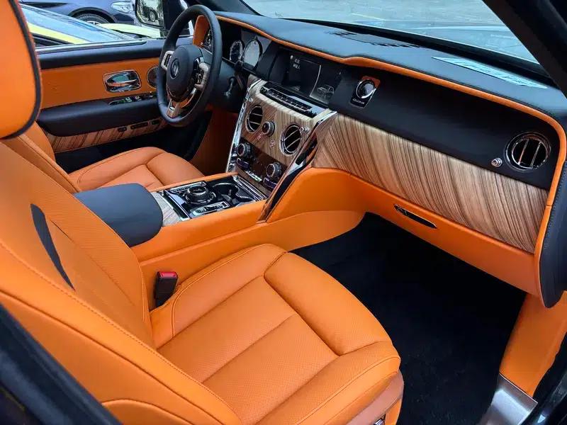 2018 Cullinan, four-seater version — миниатюра 6