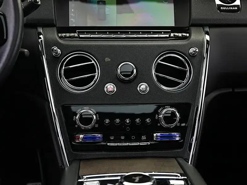 2018 Cullinan, four-seater version — миниатюра 14
