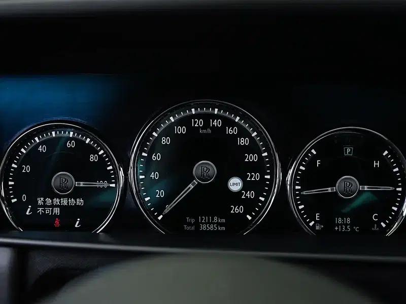 2018 Cullinan, four-seater version — миниатюра 18