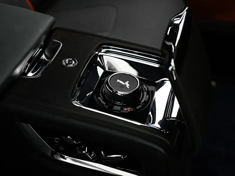 2018 Cullinan, four-seater version — миниатюра 7